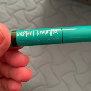 Thrive causemetics Brow gel